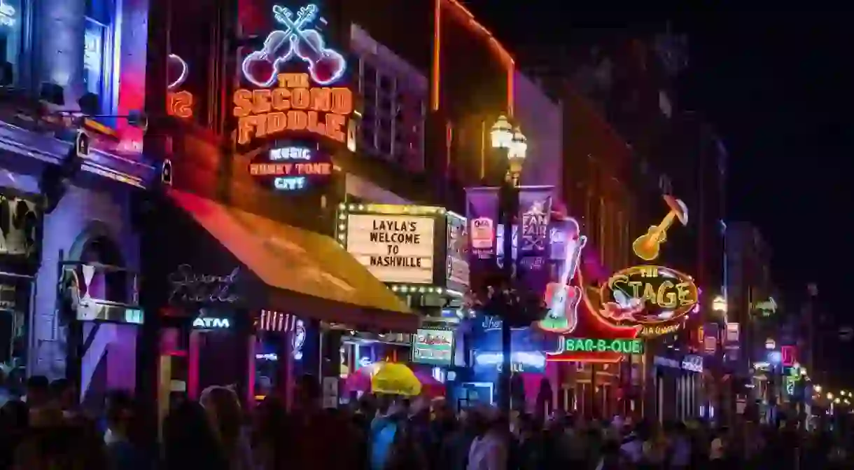 Broadway, in the heart of downtown Nashville, is a major thoroughfare for live music