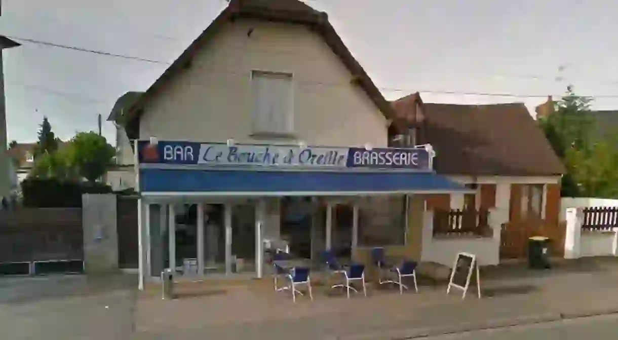 A Google Street View of the greasy spoon Le Bouche à Oreille