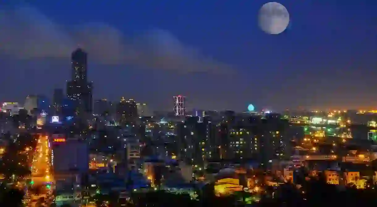 Full Moon over Kaohsiung