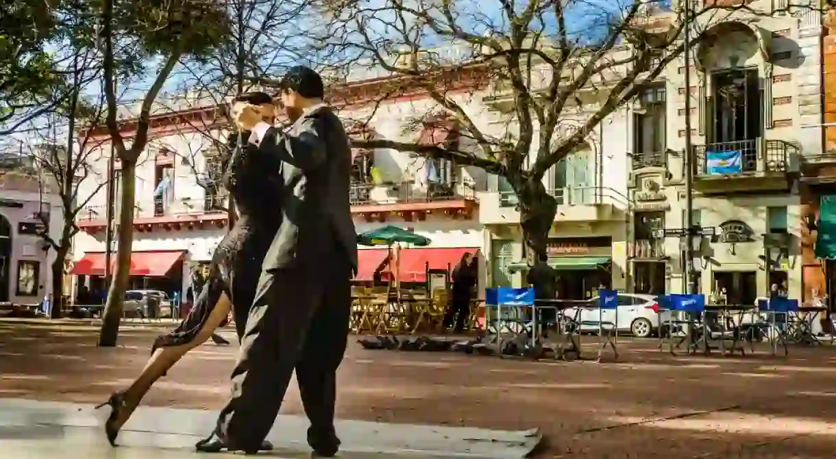 Two tango dancers performing at Plaza Serrano