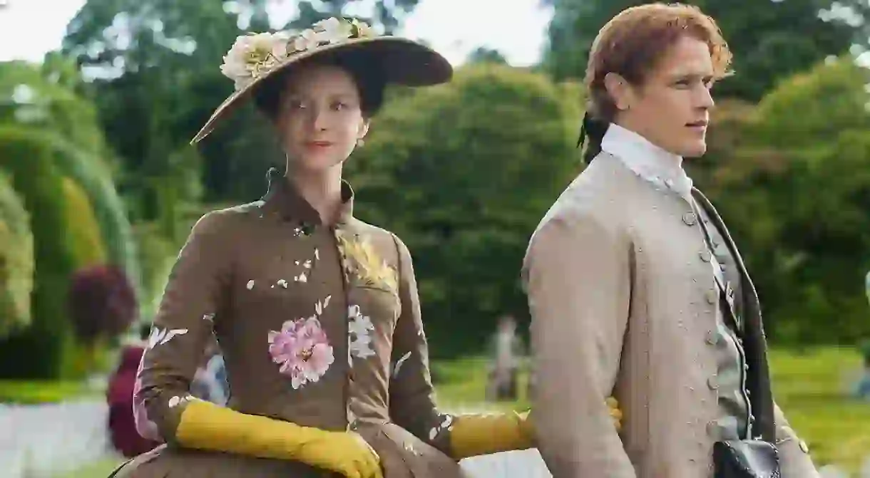 Caitriona Balfe and Sam Heughan in Outlander Season 2