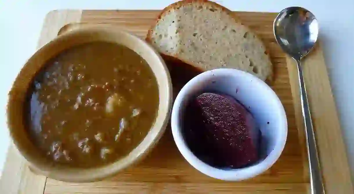 Scouse, beetroot and bread