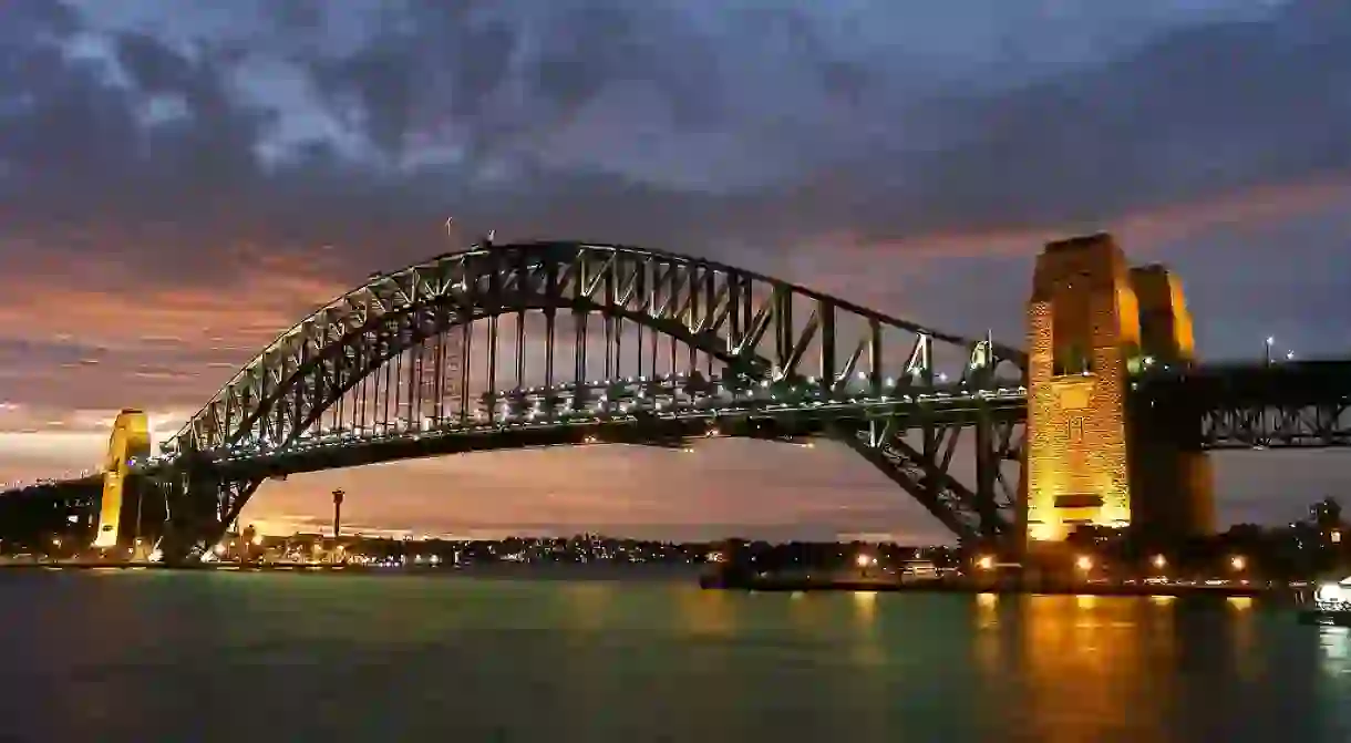 https://commons.wikimedia.org/wiki/File:Sydney_harbour_bridge_new_south_wales.jpg