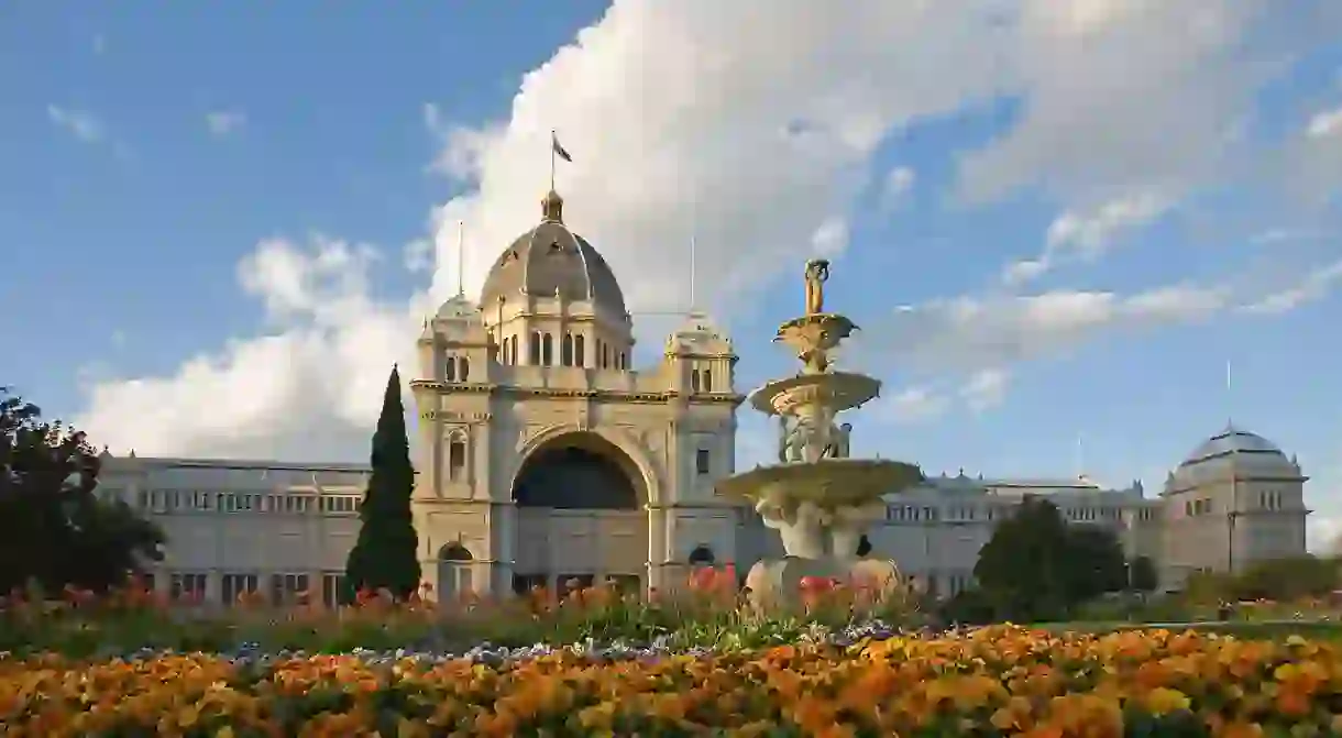 https://commons.wikimedia.org/wiki/File:Royal_exhibition_building_tulips_straight.jpg