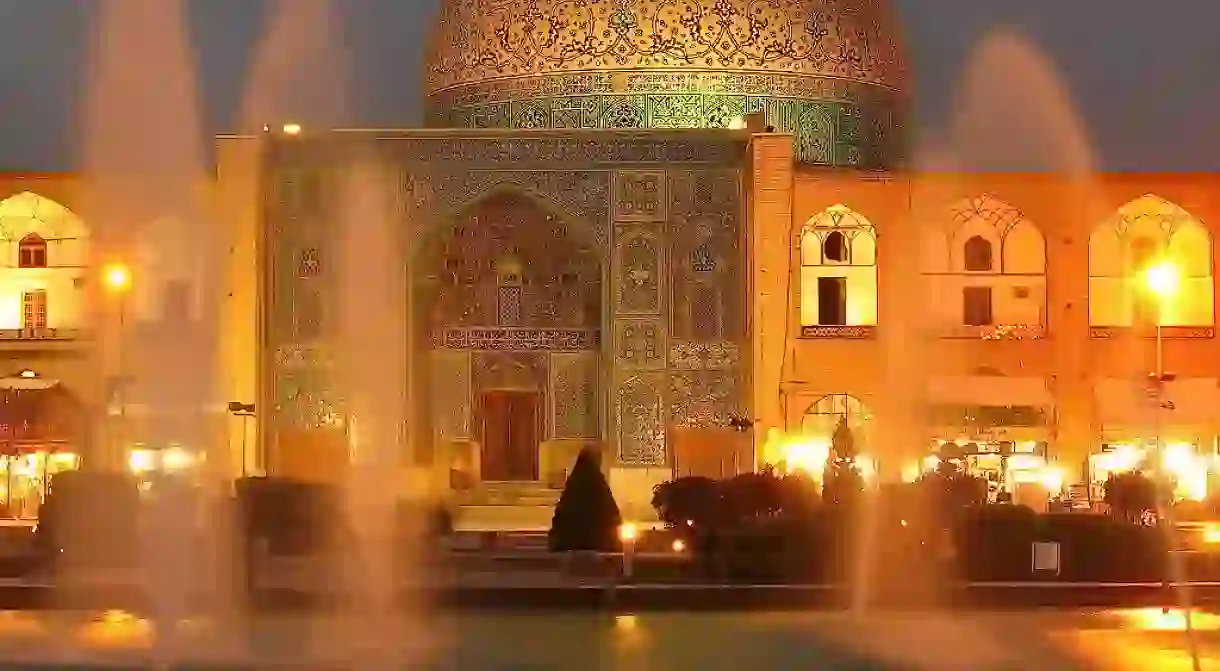 Sheikh Lotfollah Mosque at dusk