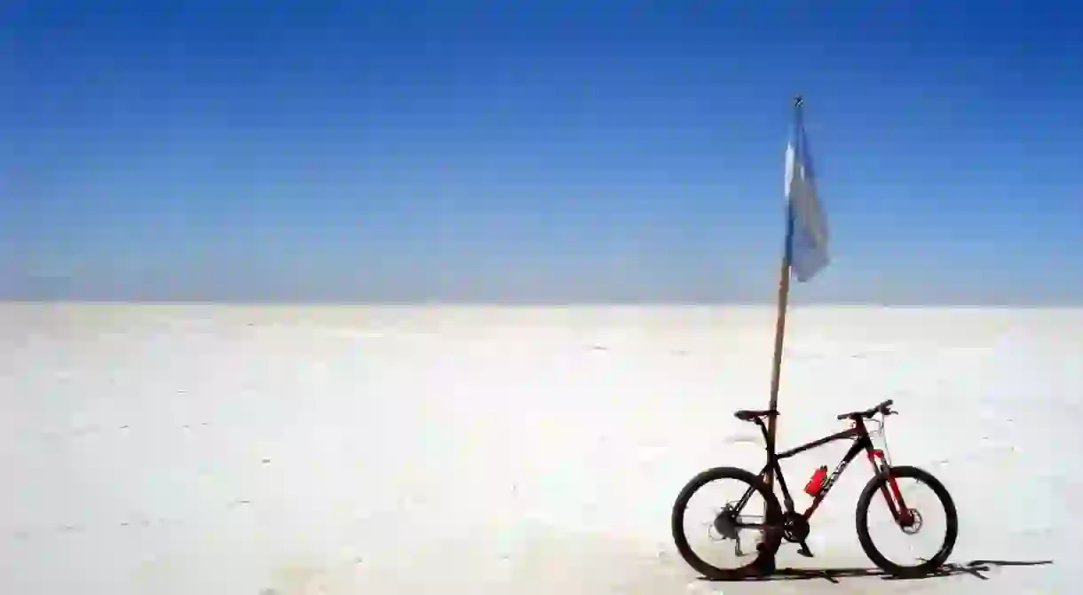 Jujuy en Bicis salt flat adventure