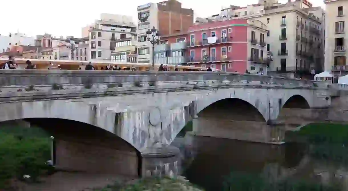 market on Pont de Pedra, Girona