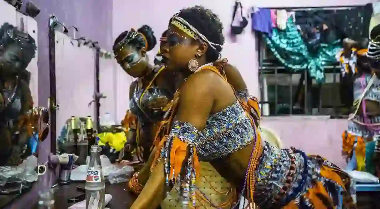 Dancers at the Afrika Shrine / Emmanuel Ogabi / Wikimedia https://upload.wikimedia.org/wikipedia/commons/7/72/O3A2053-2.jpg