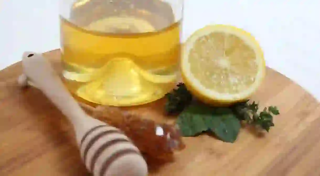 Honey and lemon, two food with healing virtues