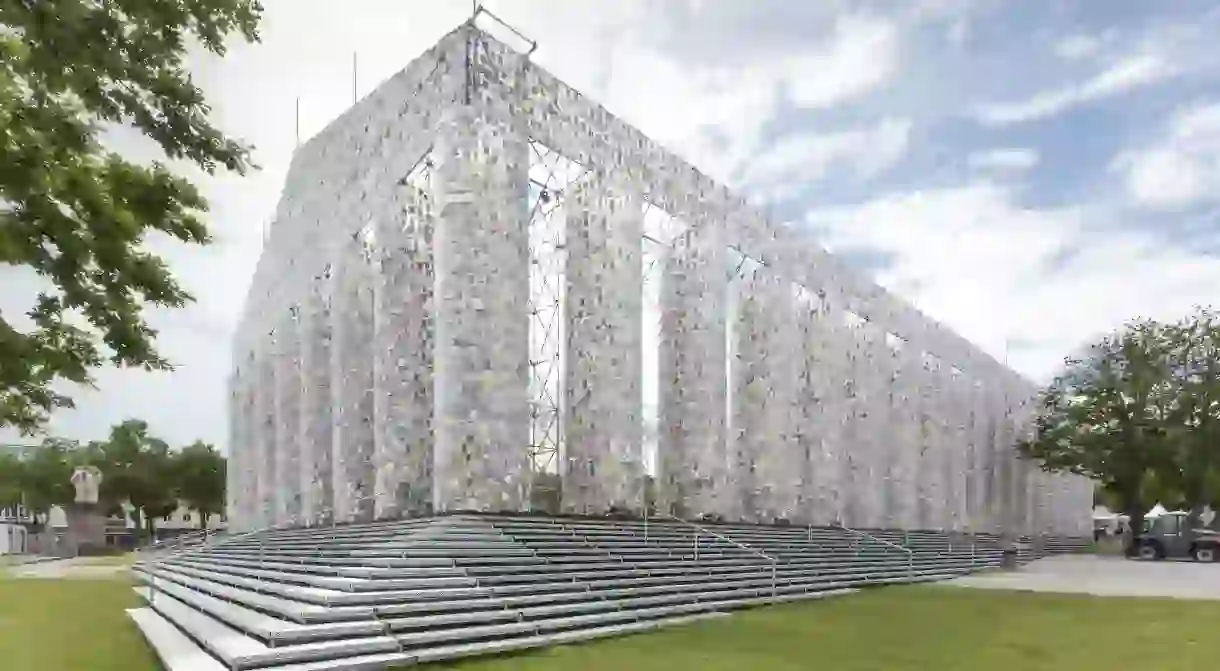 Martha Minujín, The Parthenon of Books, 2017