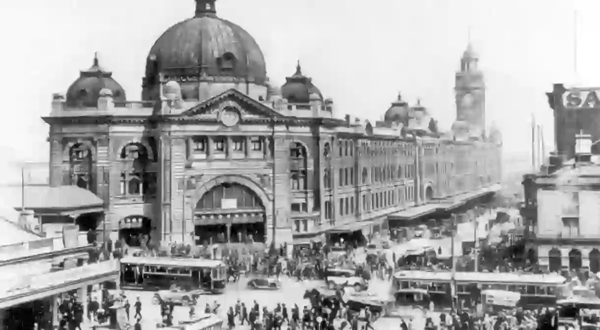 https://commons.wikimedia.org/wiki/File:Swanston_and_Flinders_St_intersection_1927.jpg