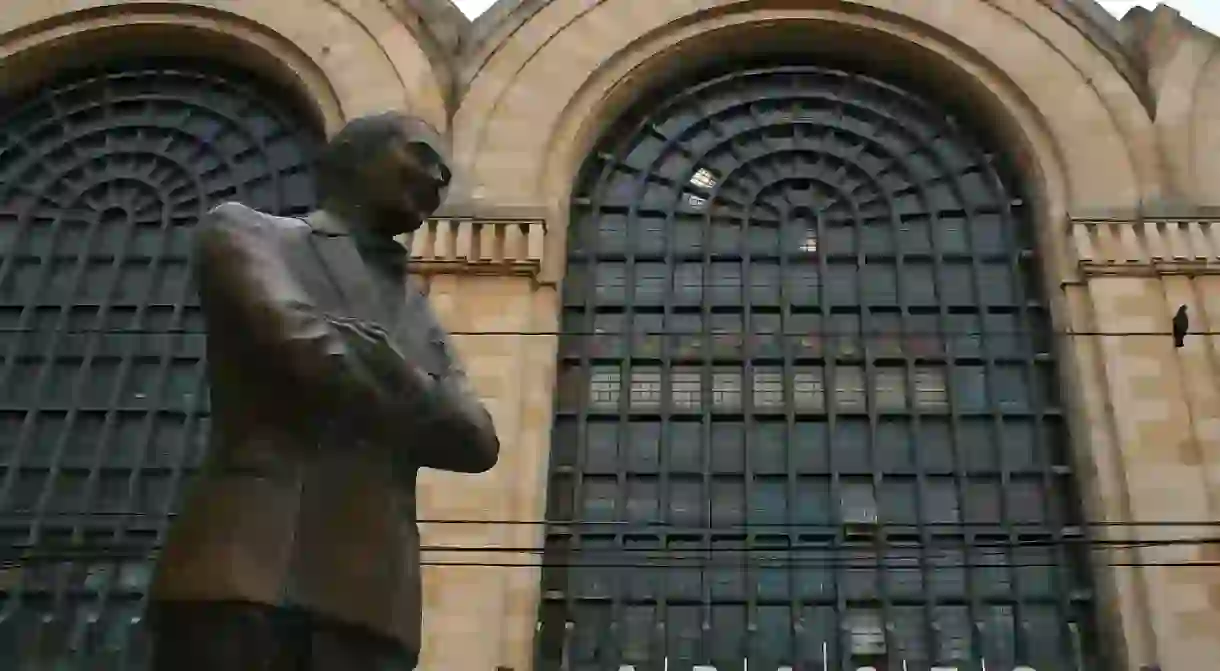 Abasto Shopping Centre and Carlos Gardel statue