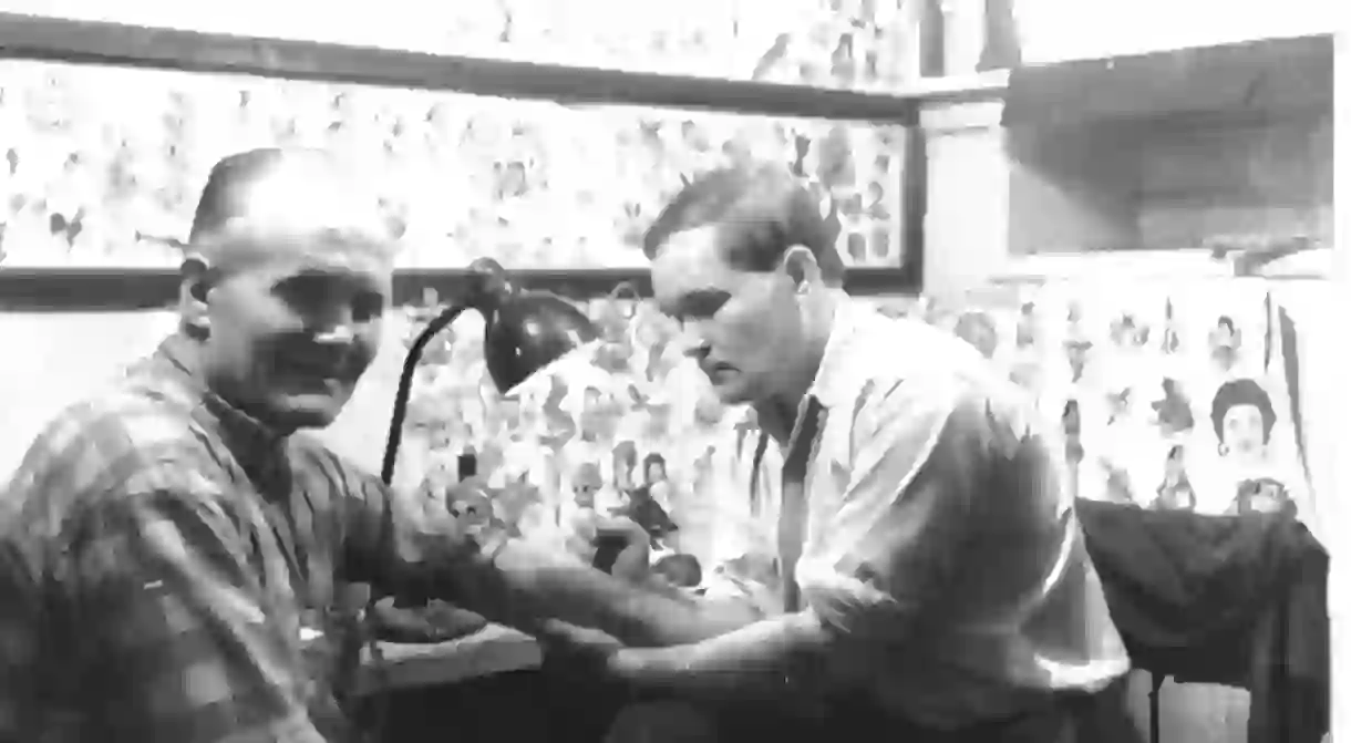 Jack tattooing Peter Severin