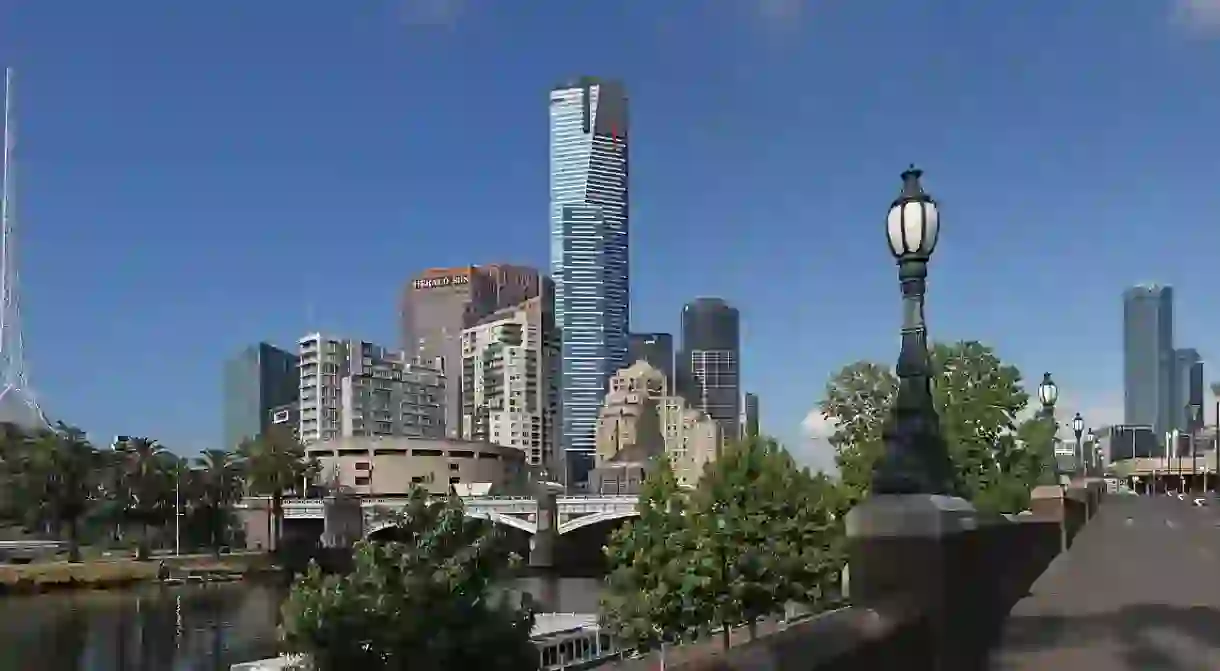 https://commons.wikimedia.org/wiki/File:Eureka_Tower_and_Yarra_River_-_Melbourne.jpg