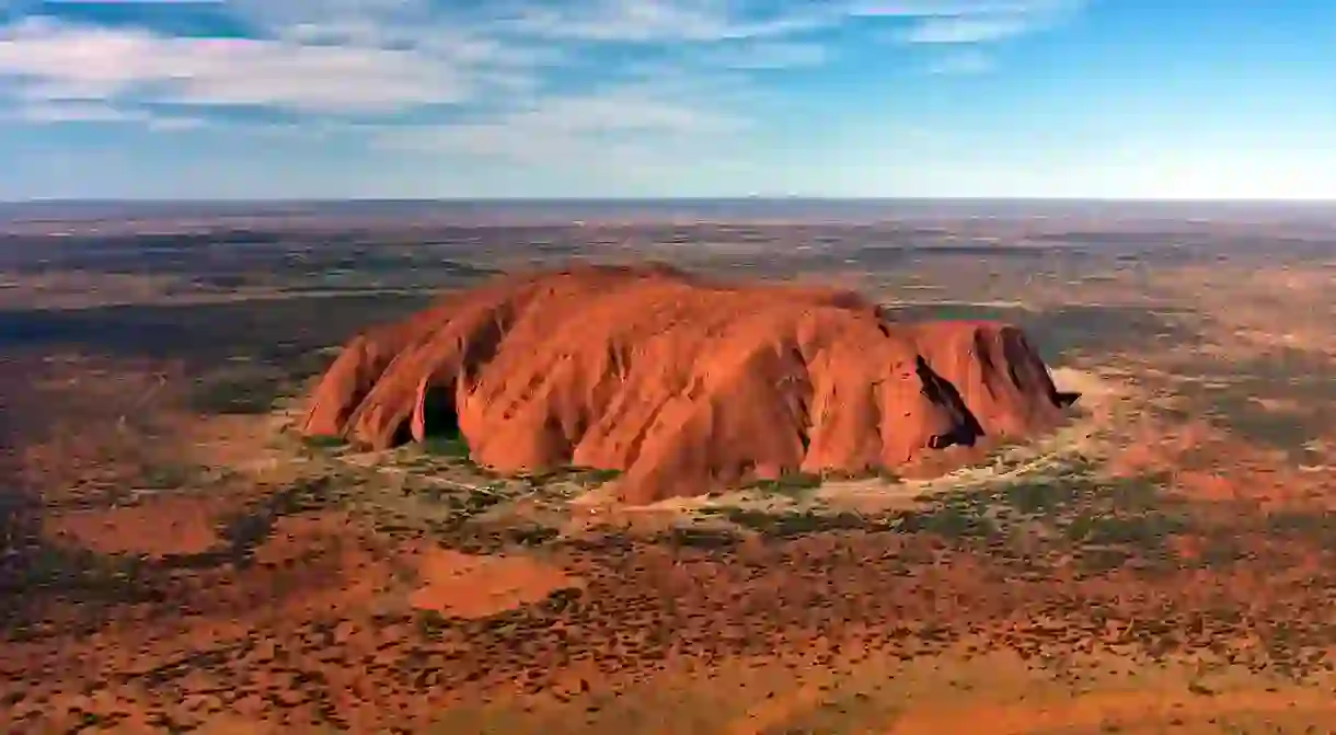 https://commons.wikimedia.org/wiki/File:Uluru,_helicopter_view,_cropped.jpg