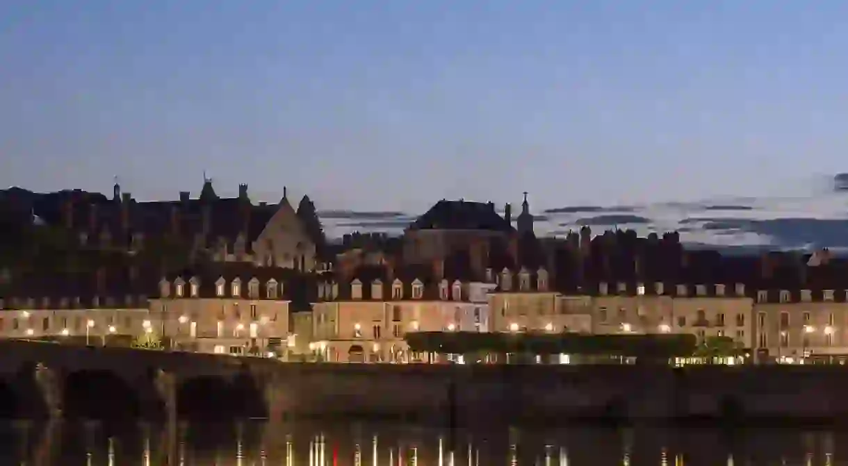 Blois by night