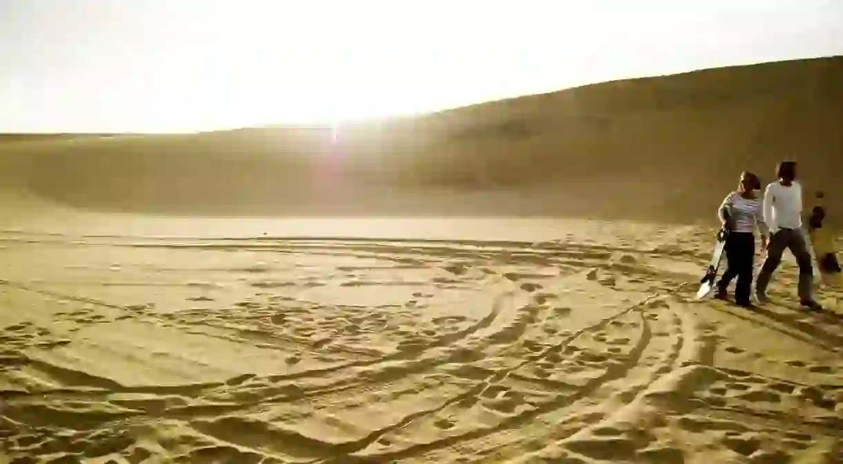 Sandboarding in Huacachina I