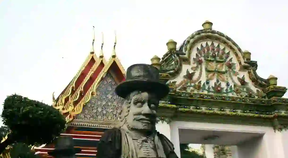 Farang statue outside Wat Pho