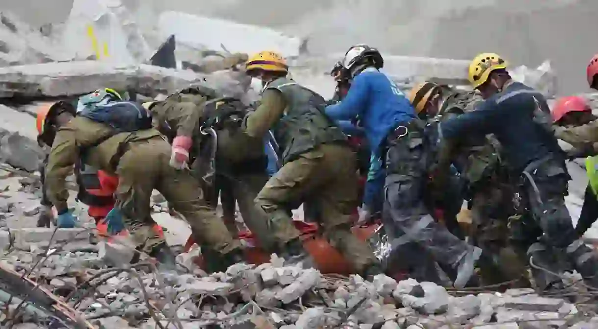 Rescue groups during the aftermath of the earthquake in Mexico