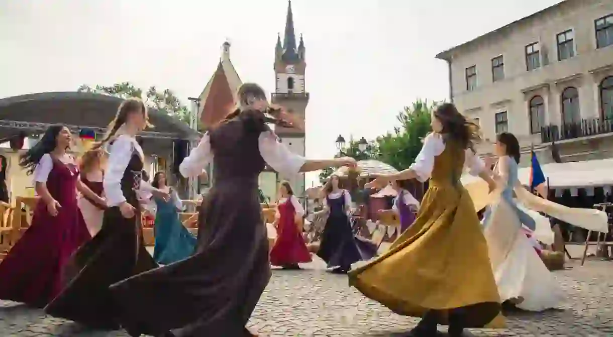 Medieval Dances © Robert Mângâtă