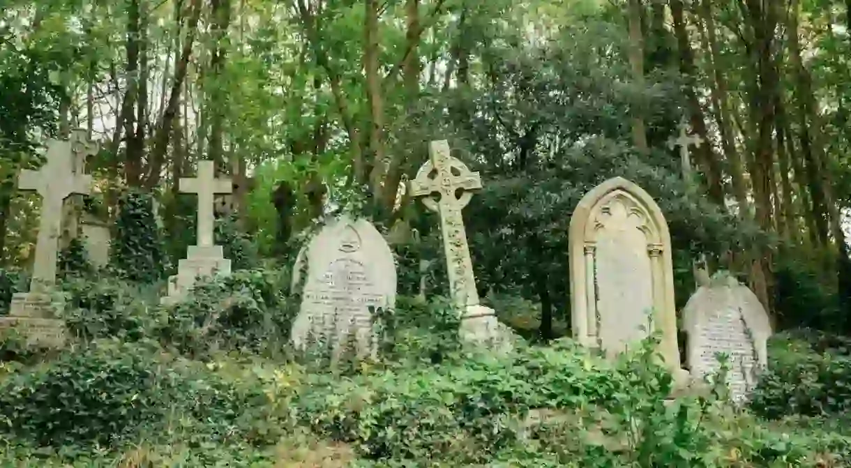 Explore the gravestones in Highgate cemetery