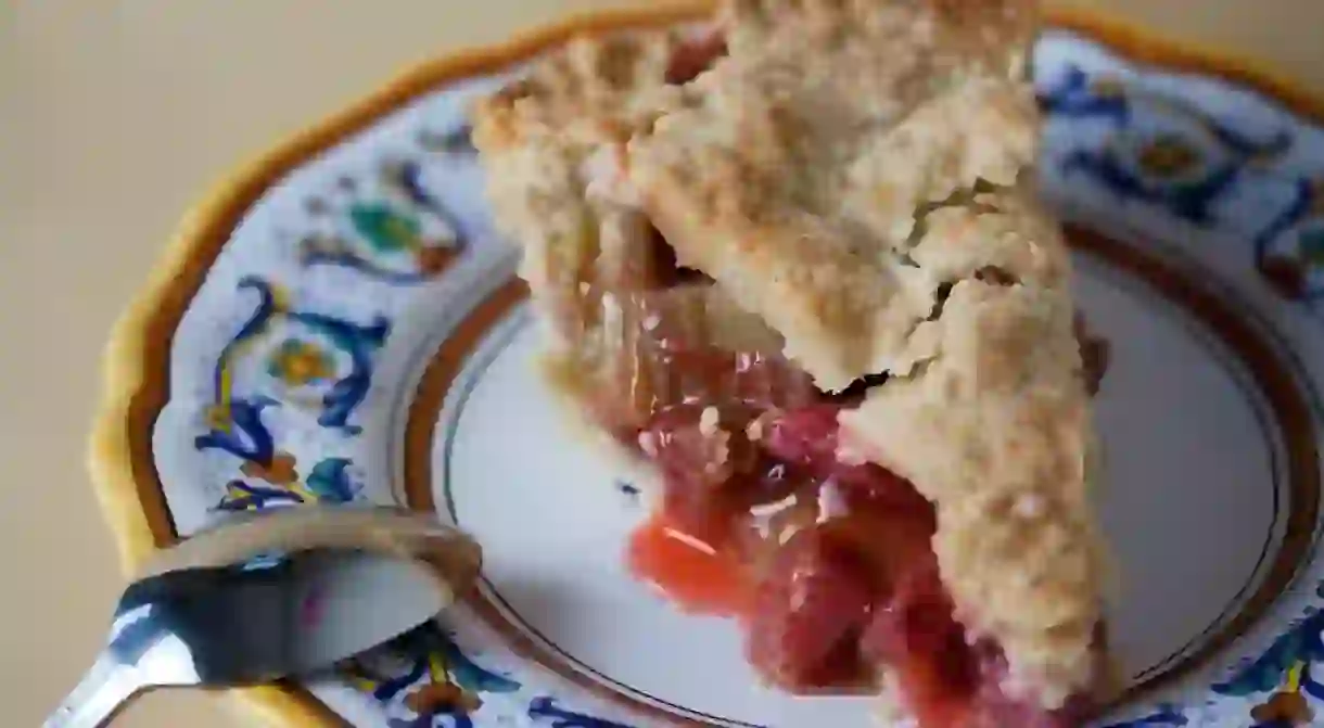 Vegan Strawberry Rhubarb Pie