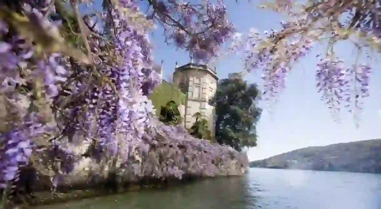 Lakeside view of Palazzo Borromeo on Isola Bella, Piedmont