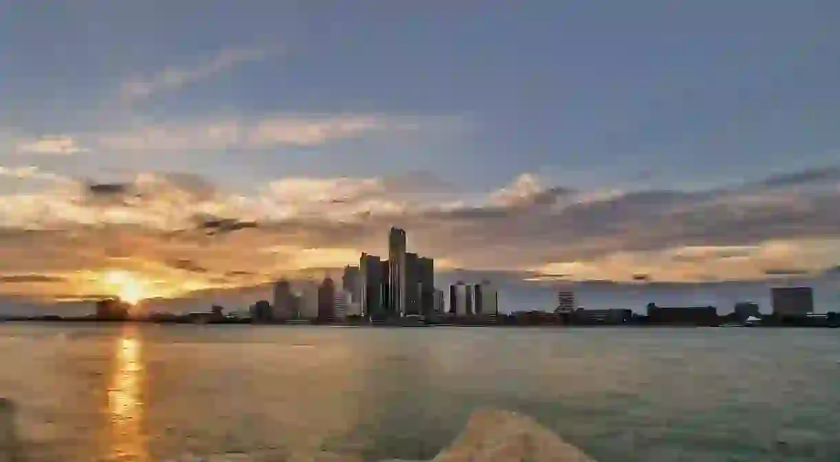 Enjoy Detroits skyline from a river cruise