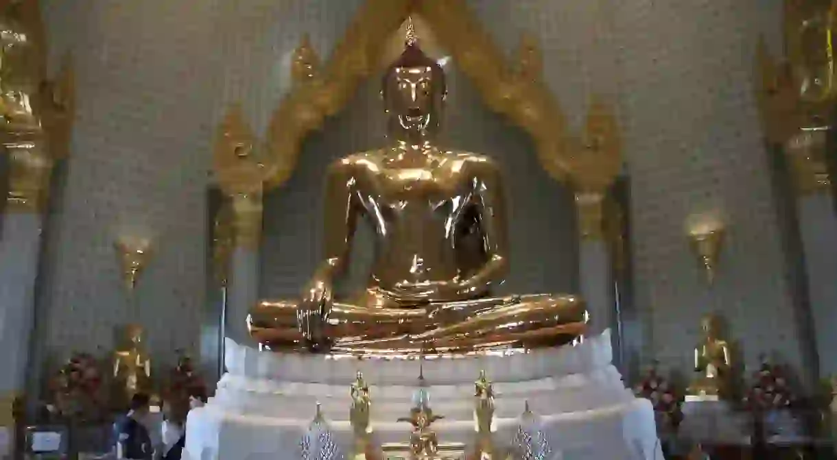 Seated gold Buddha at Wat Traimit