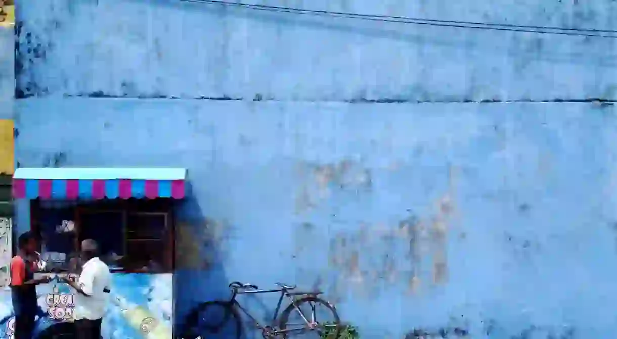 Blue Wall and Cream Soda in Colombo