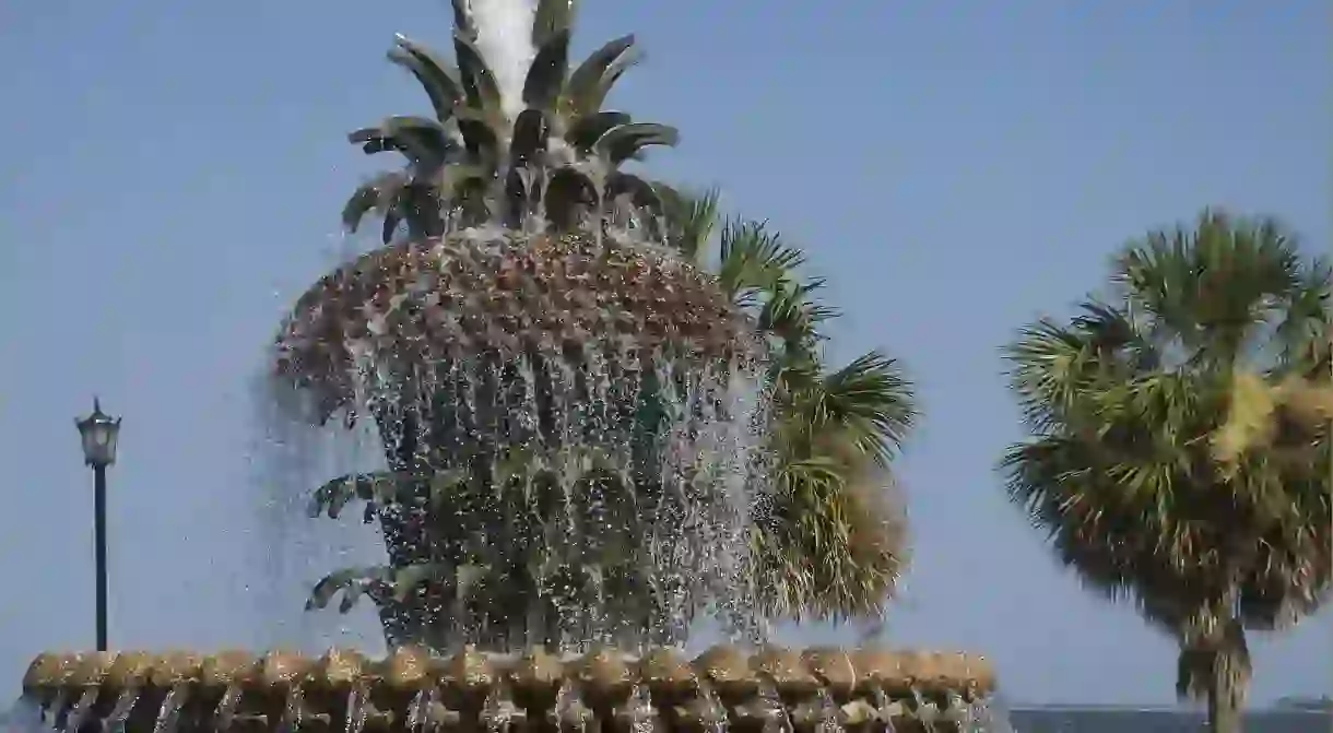 Pineapple Fountain l