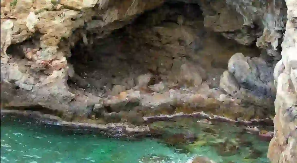 Cueva de los Aviones