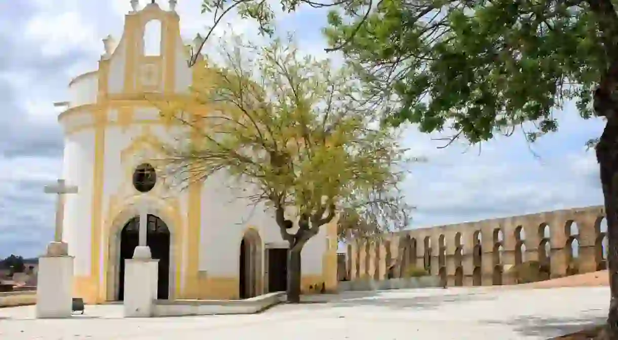 A lovely church in Elvas, located in front of the towns historic aqueduct