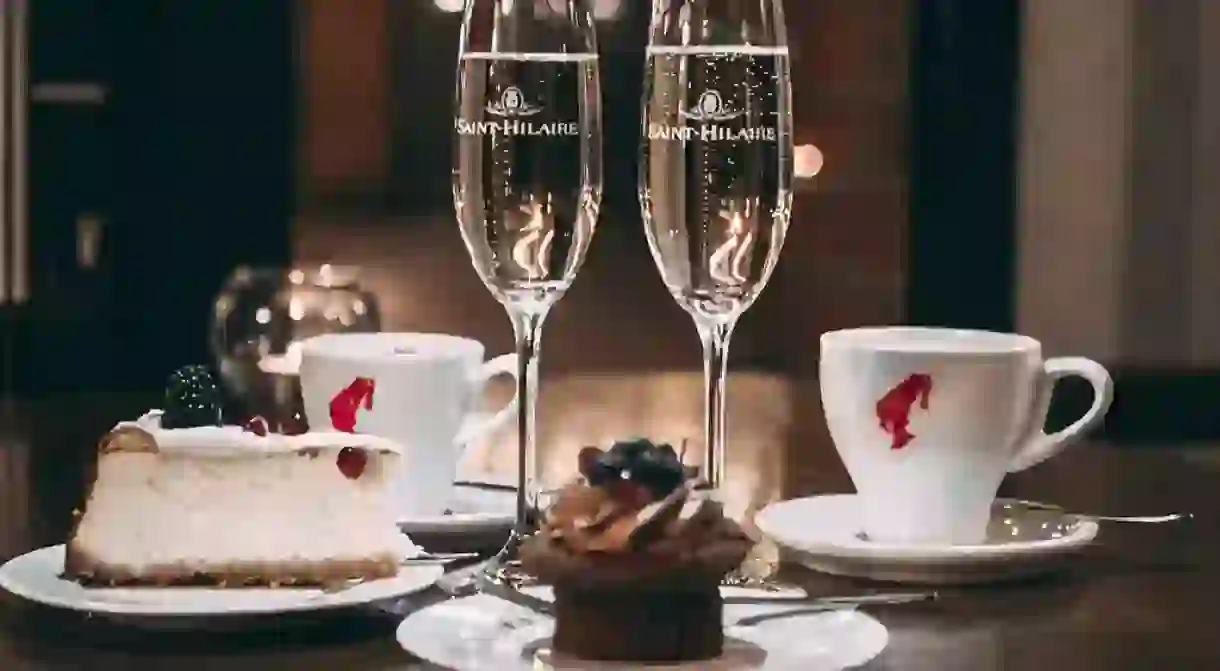 Dessert and bubbly for two