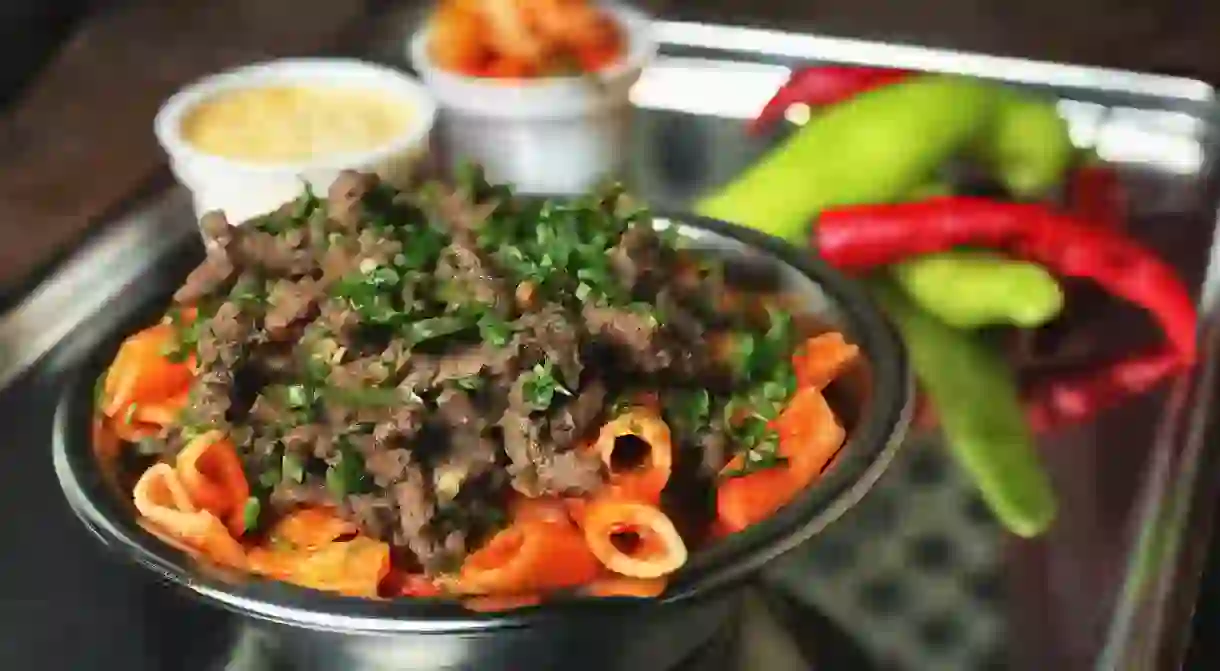 Liver and pasta with red sauce