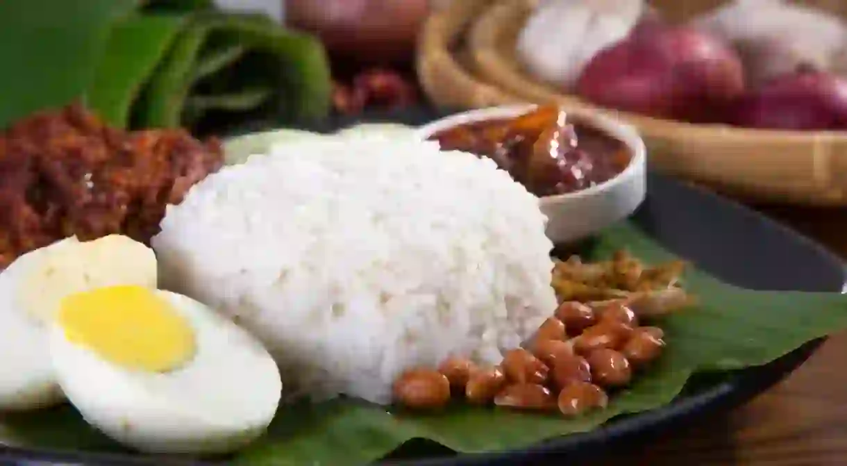 Malaysias popular dish, Nasi lemak