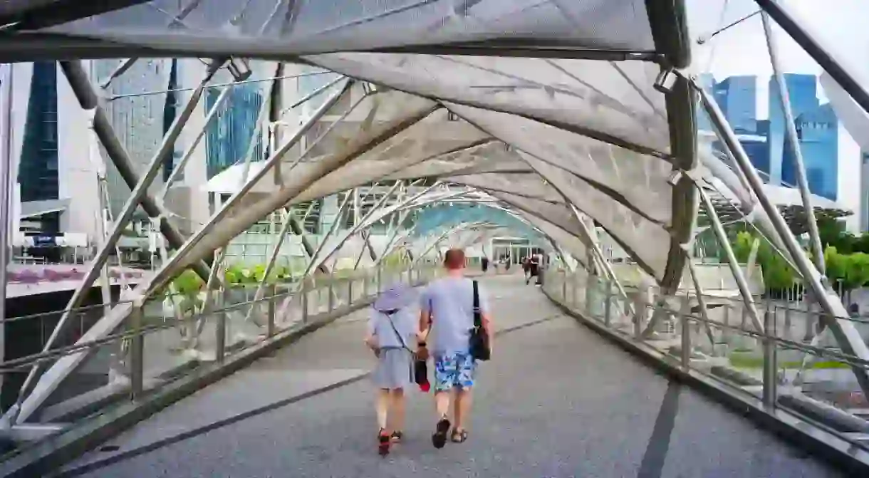 Strolling around the Singapore Helix Bridge