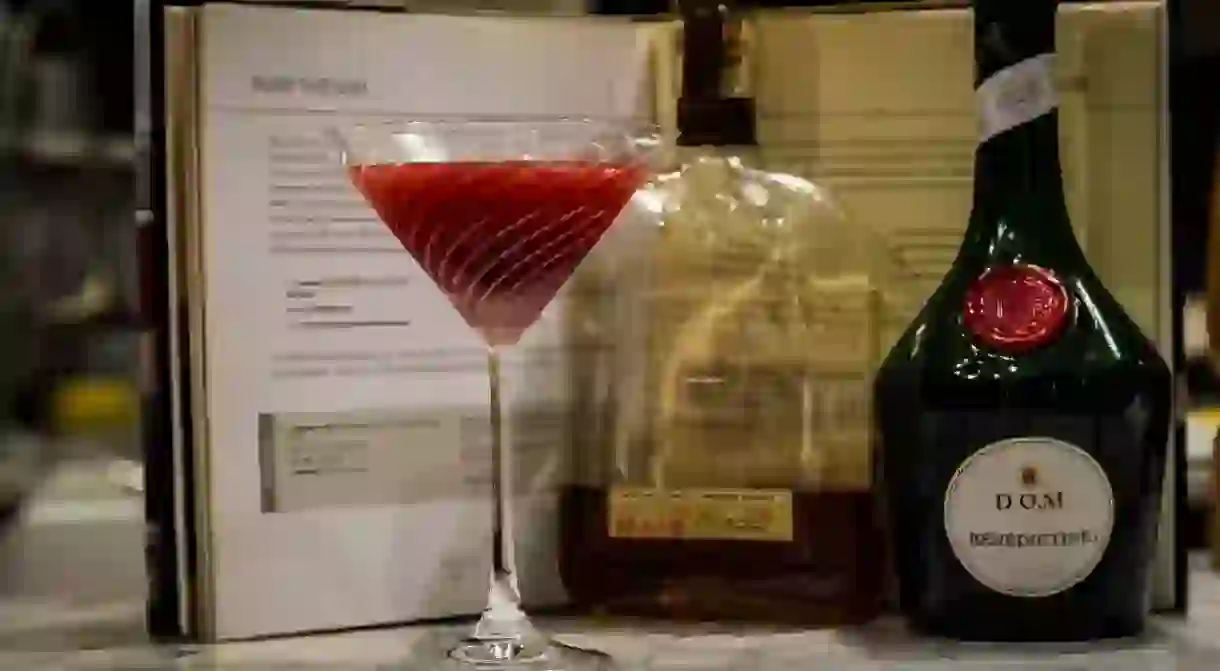 A cocktail made with Bénédictine