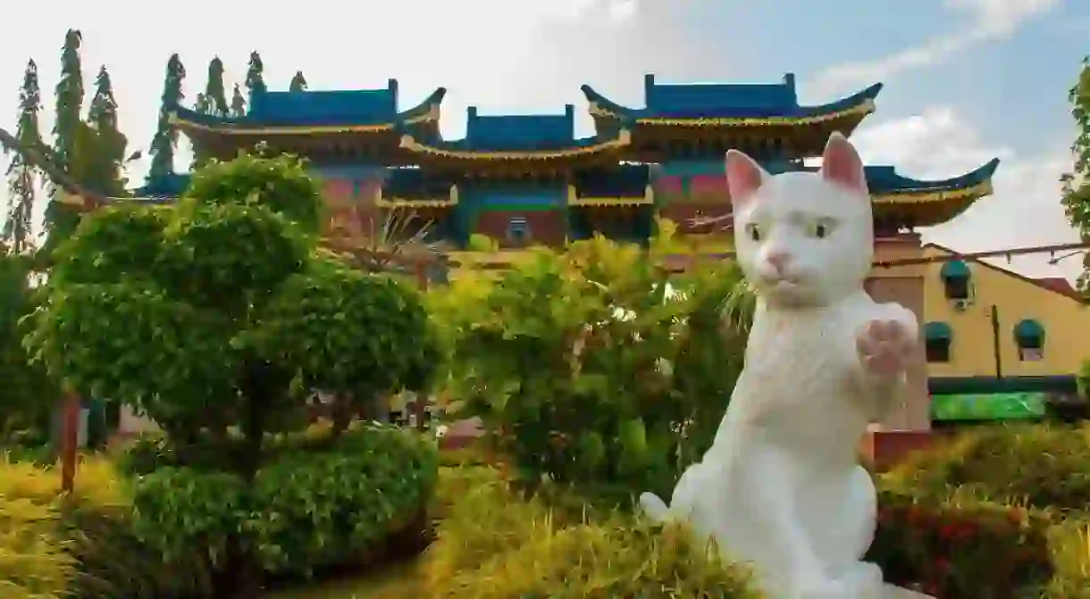 One of the cat statues in Sarawaks Cat City