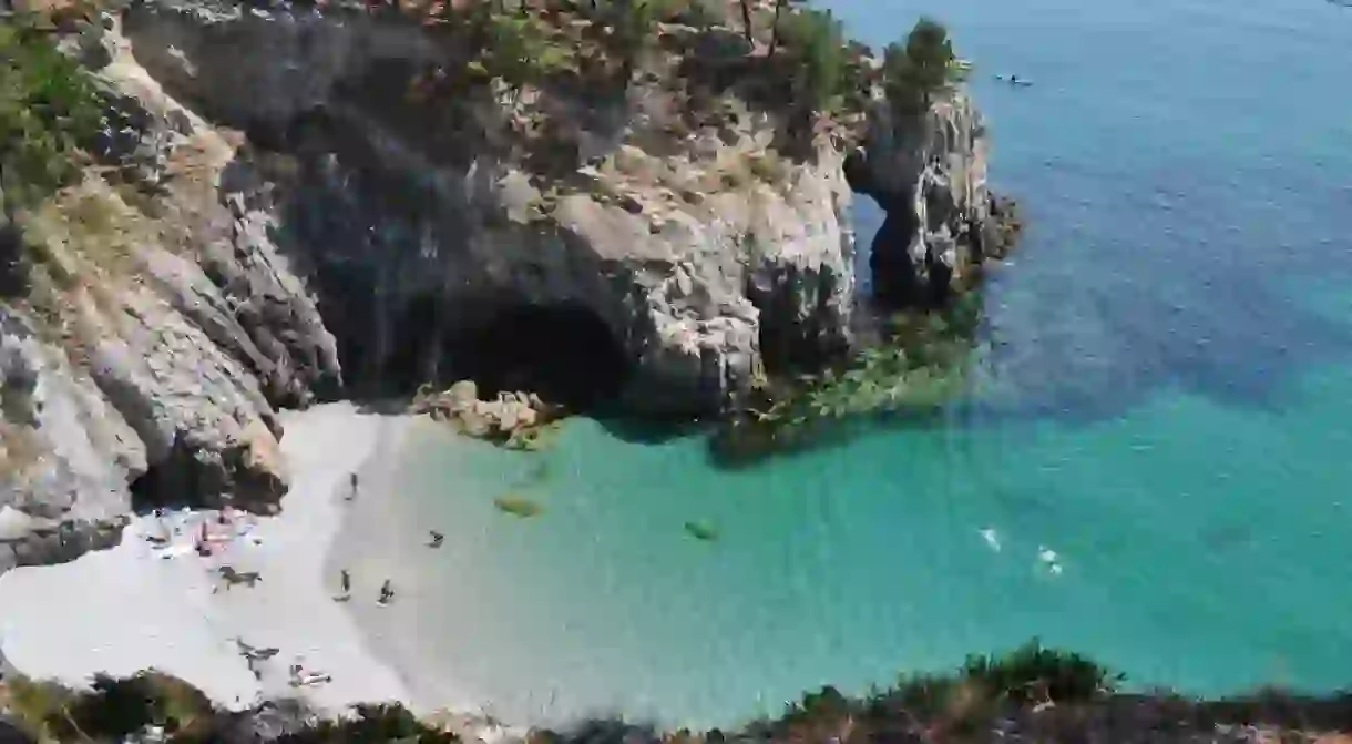 Turquoise waters around the Crozon peninsula