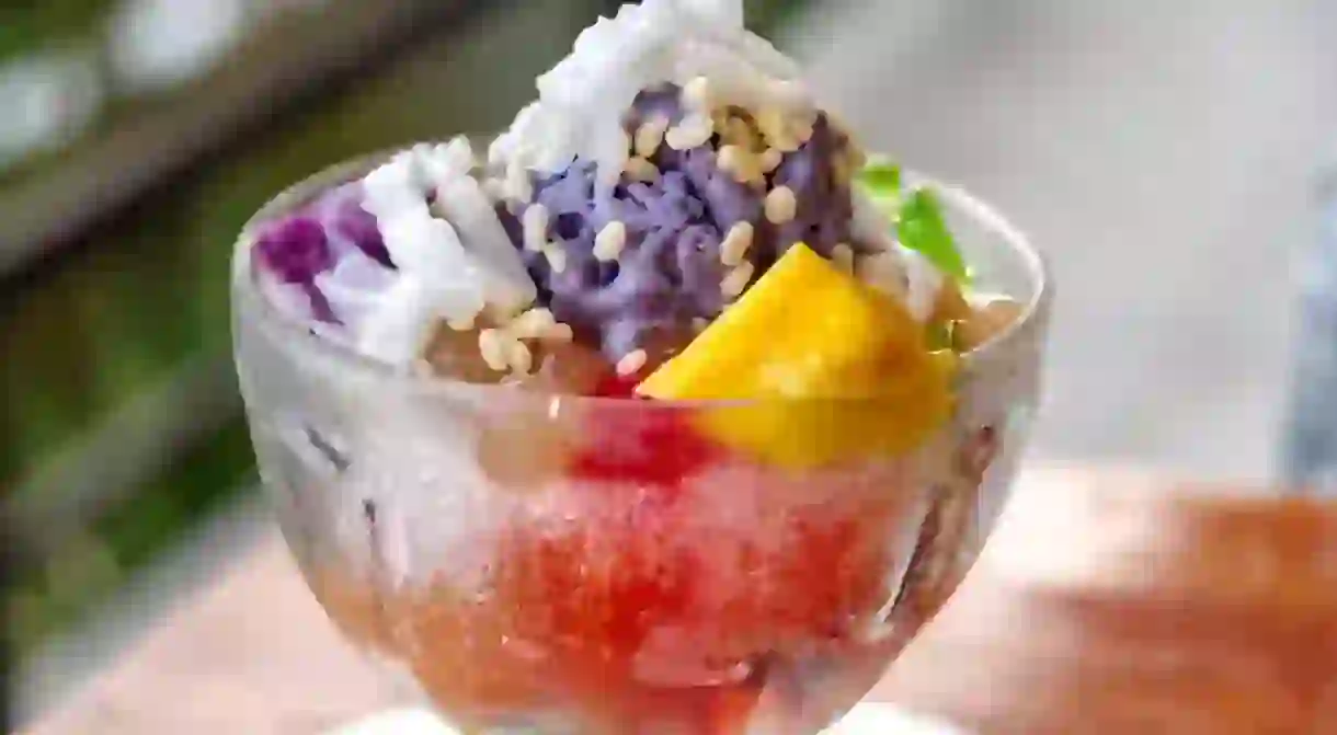 Filipino dessert halo-halo