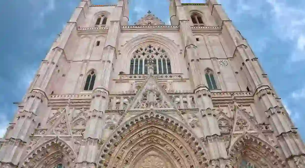 The majestic frontage of the Nantes Cathedral