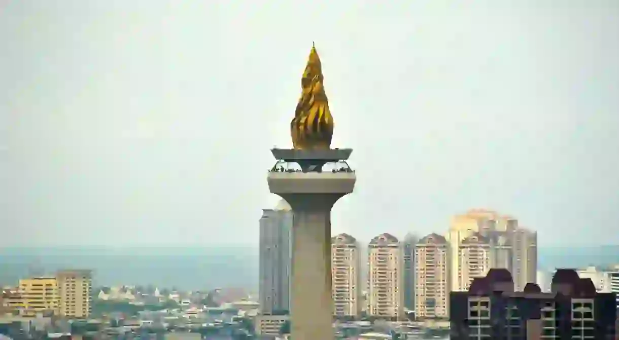 Monumen Nasionals golden top