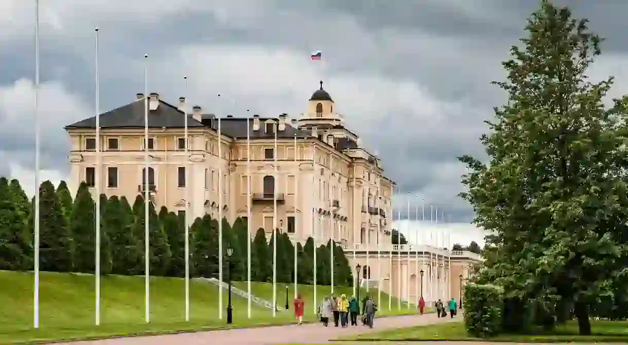 Approaching the Constantine Palace