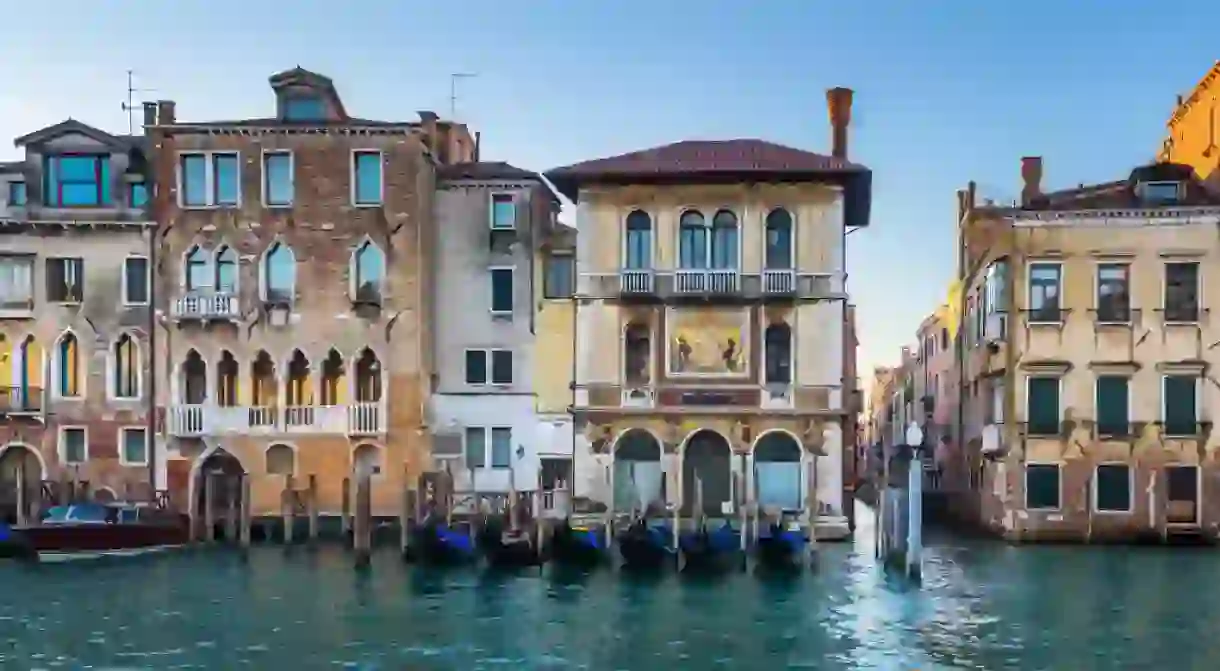 Make sure your trip to the watery wonderland is one to remember by finding the perfect Airbnb in Venice