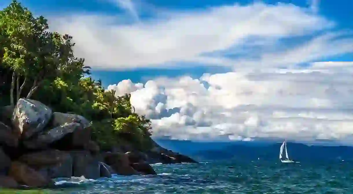 Sailing next to the Feiticeira Beach in Ilhabela