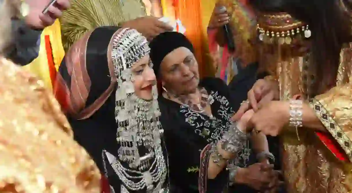 Henna being applied to an Israeli bride