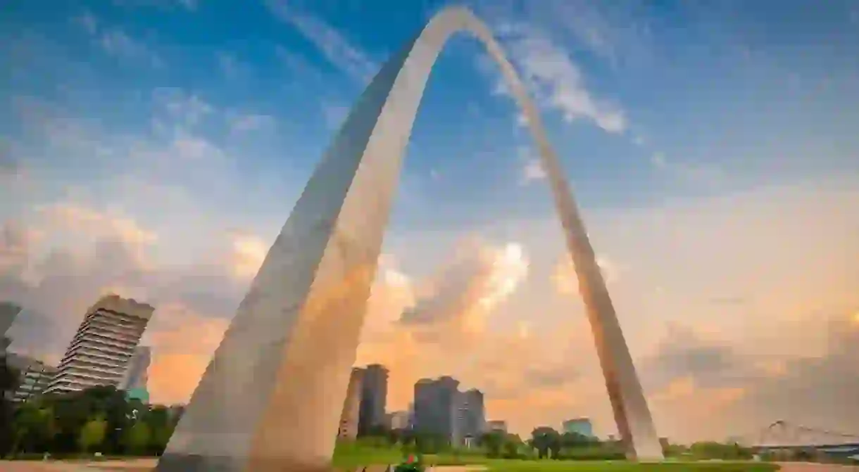 Downtown,St.,Louis,,Missouri,,Usa,Viewed,From,Below,The,Arch.