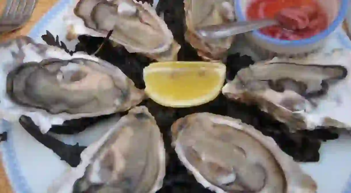 A plate of delicious fresh oysters