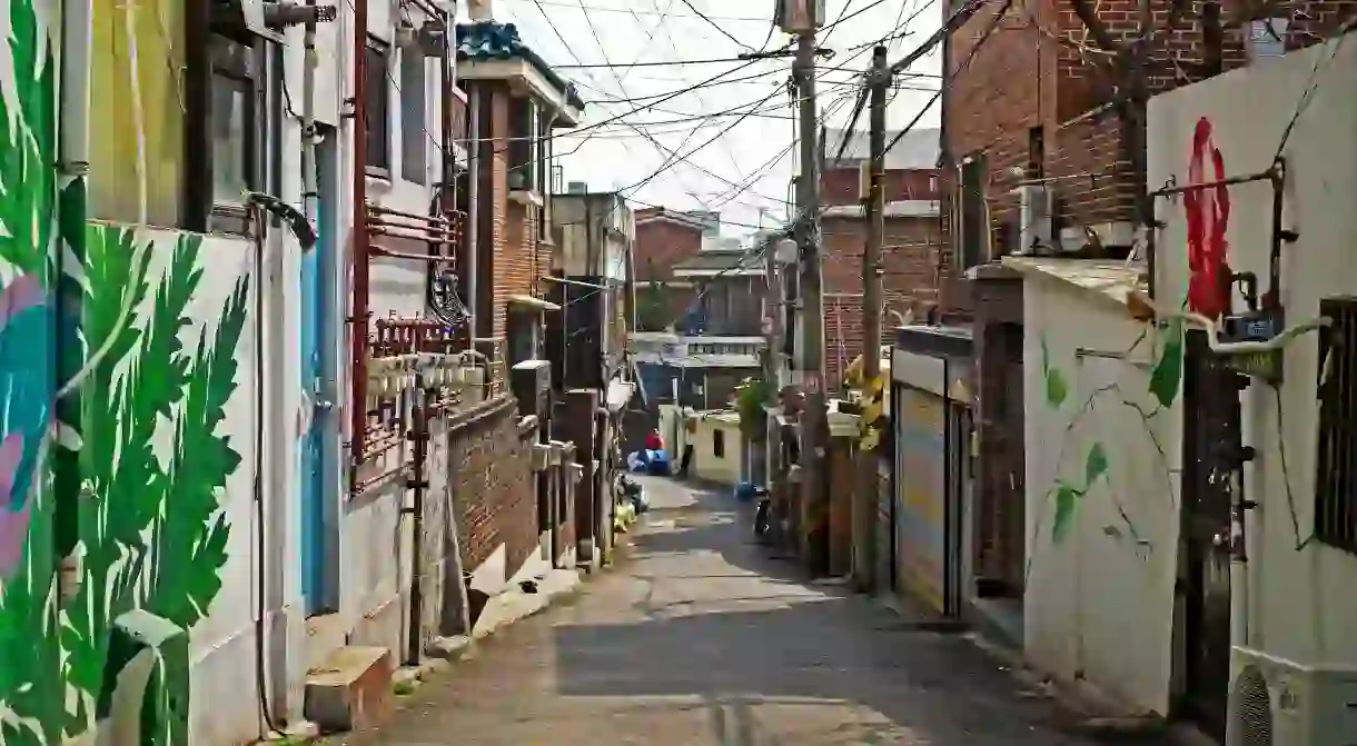 Quiet alley in Itaewon, Seoul